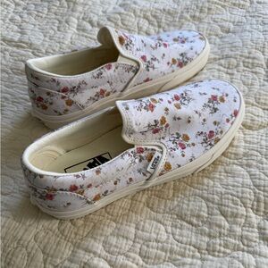Floral Print Slip on Vans